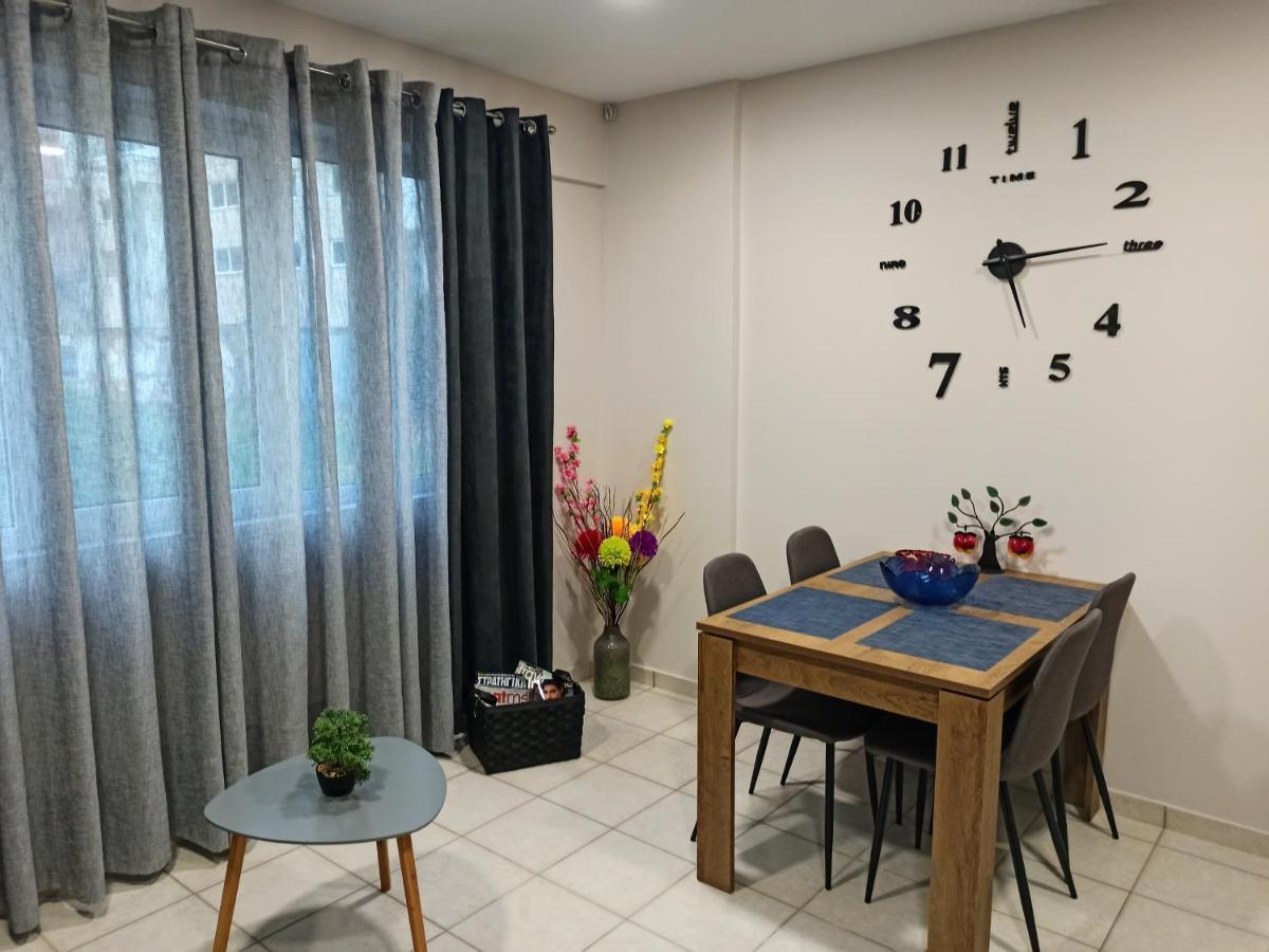 Central Square Apartment 1 Пиргос Экстерьер фото