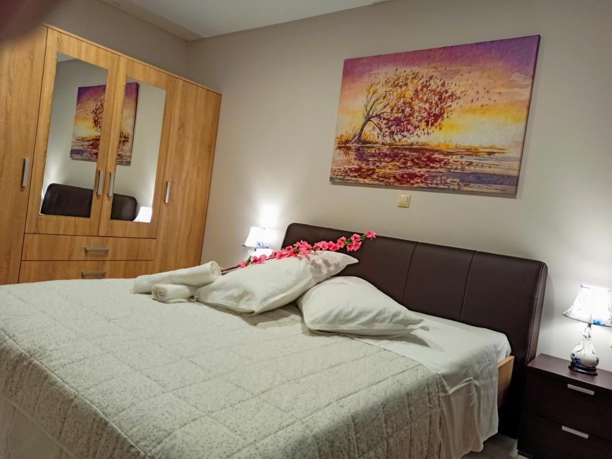 Central Square Apartment 1 Пиргос Экстерьер фото