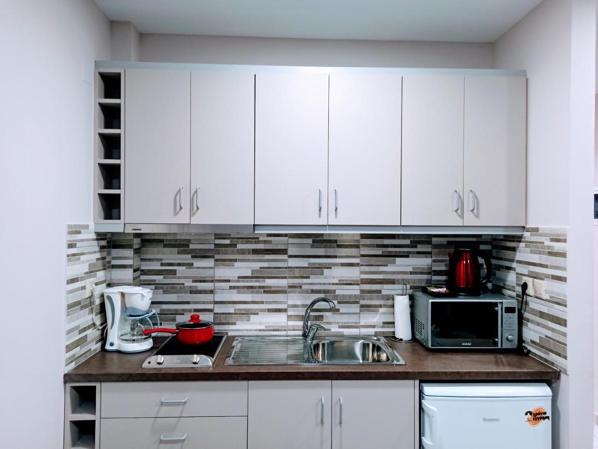 Central Square Apartment 1 Пиргос Экстерьер фото